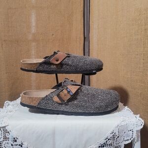 Unisex MANDEL Gray Felt and Tan Leather Clogs Open Sandals  Size 38 US 7.5